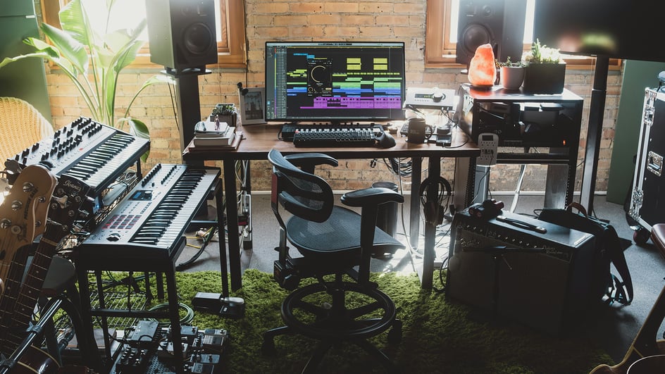  A room filled with lots of musical equipment is ready to create the best bgm for videos.