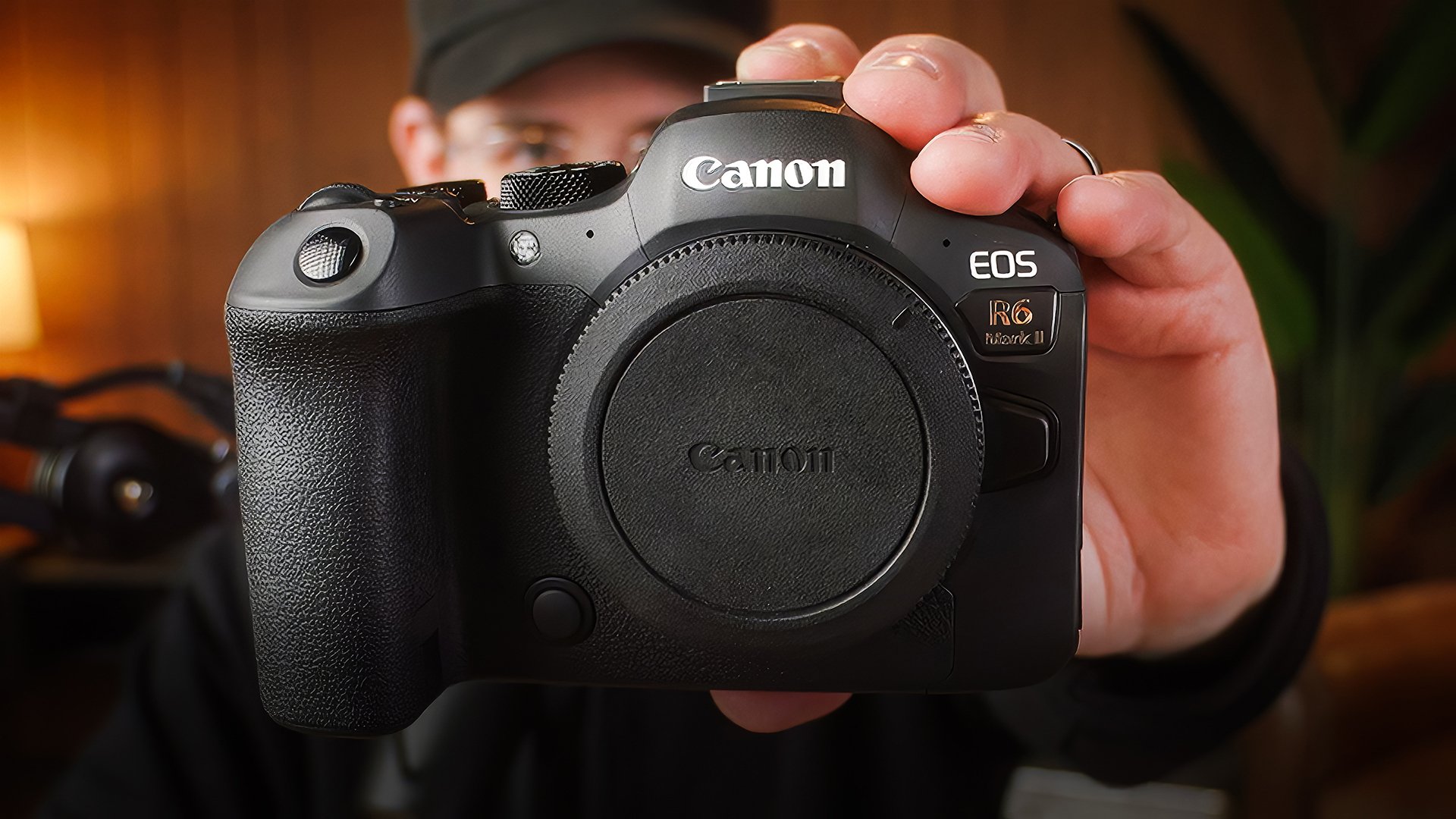 Canon EOS R6 Mark II: 24.2MP, 40FPS Shooting, and Improved Autofocus