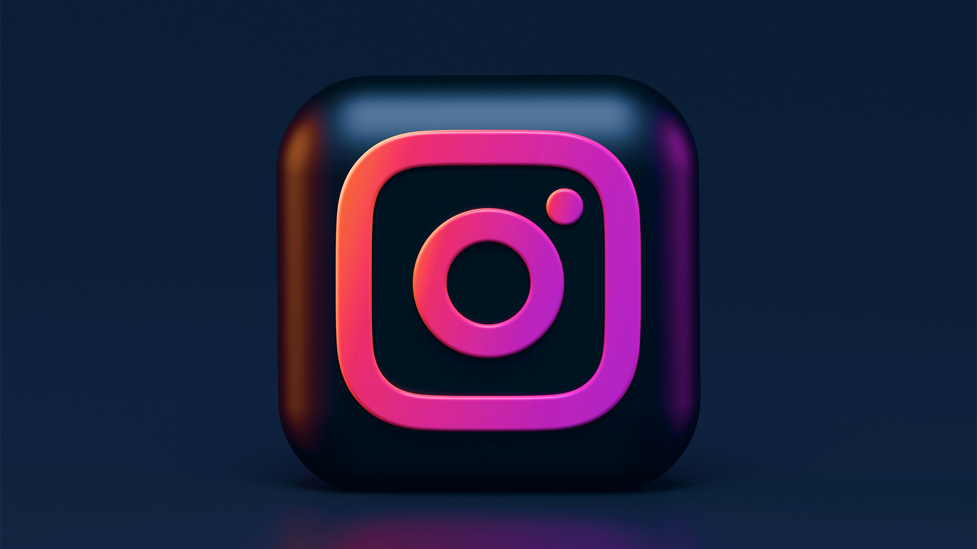Blue and Pink instagram logo that will display at the end of an unskippable ad on instagram